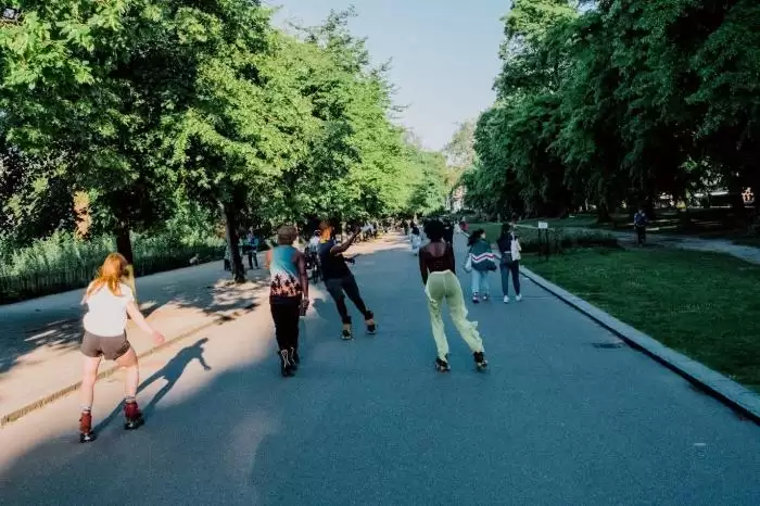 How Spinning on Roller Skates Can Be Fun and Easy!